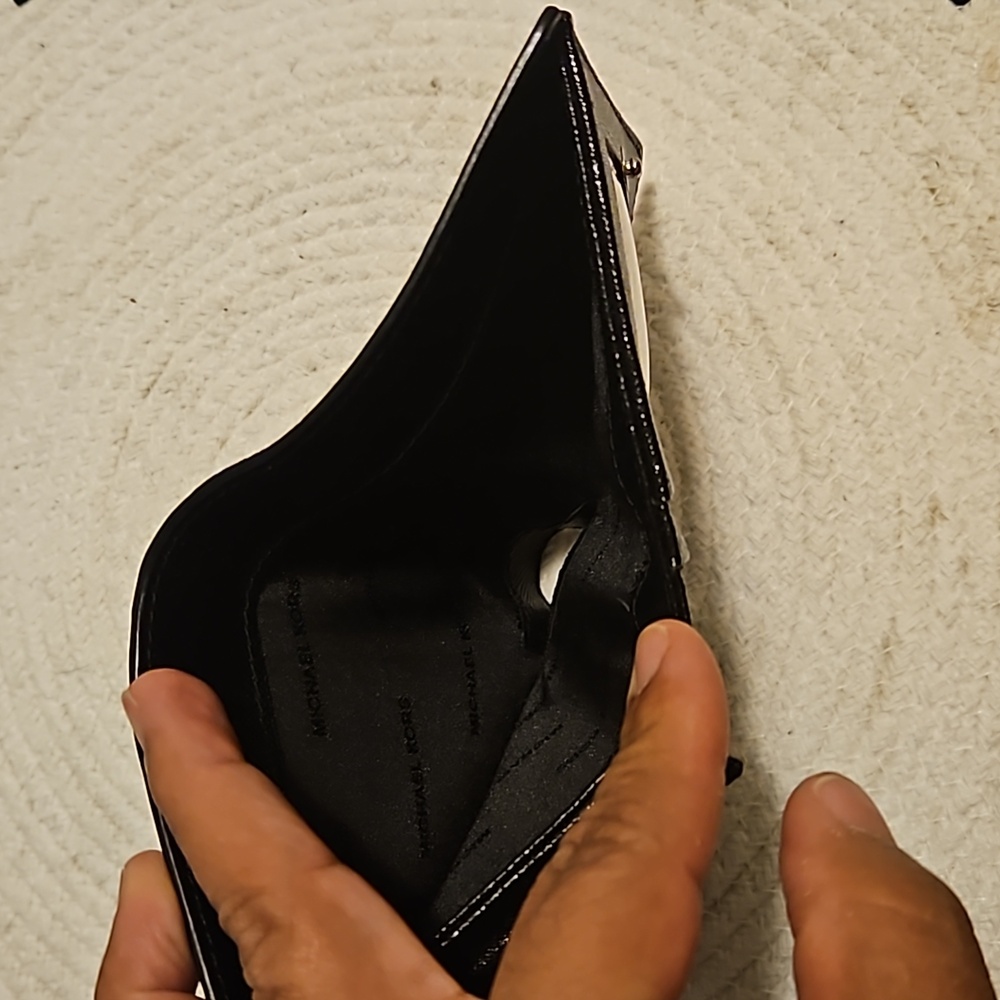 MK Wallet - Picture 4 of 5